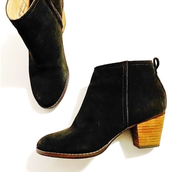Lands’ End dark brown suede chunky heel booties, size 8 - Picture 2 of 11